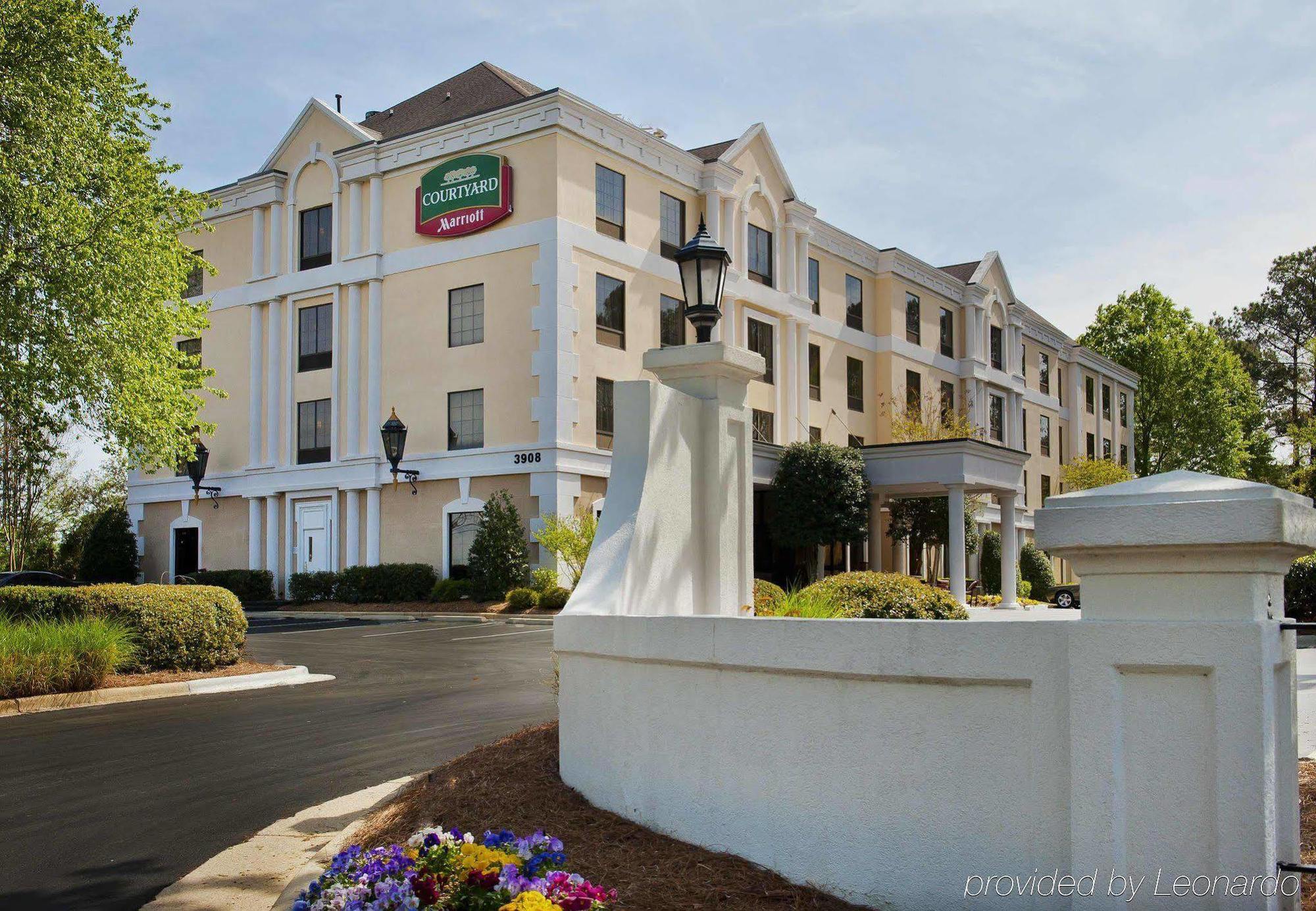 Courtyard Raleigh Crabtree Valley Exterior foto